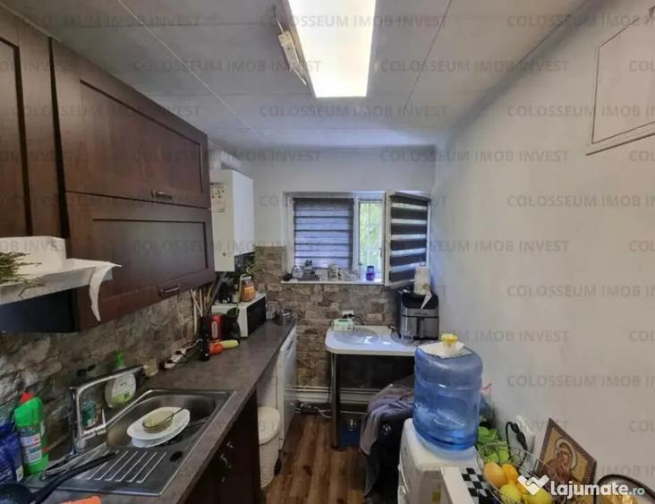 Apartament cu 3 camere semidecomandat în Calea București