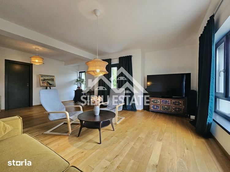 Casă cu 9 camere cu Teren 420 Mp în Șelimbăr