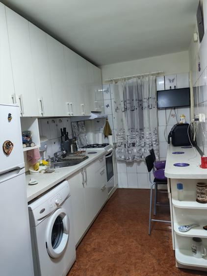 Apartament cu 2 camere semidecomandat, mobilat în Bucur Obor