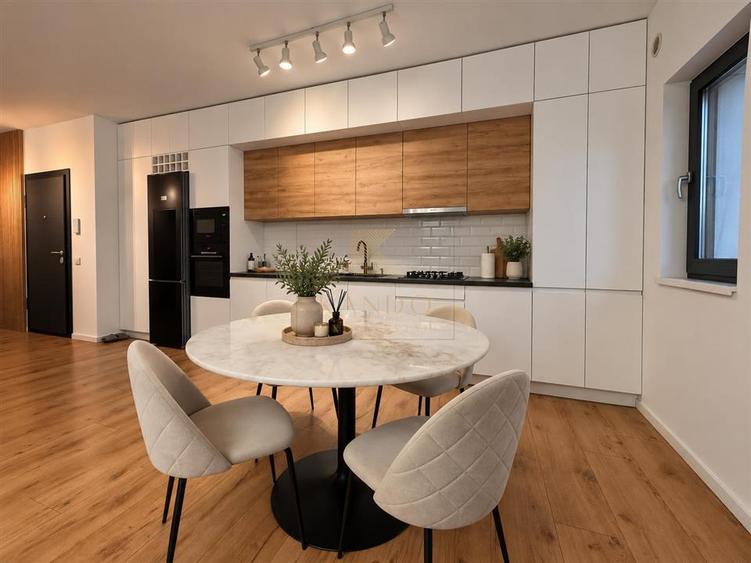 Apartament cu 3 camere semidecomandat, mobilat în Tunari