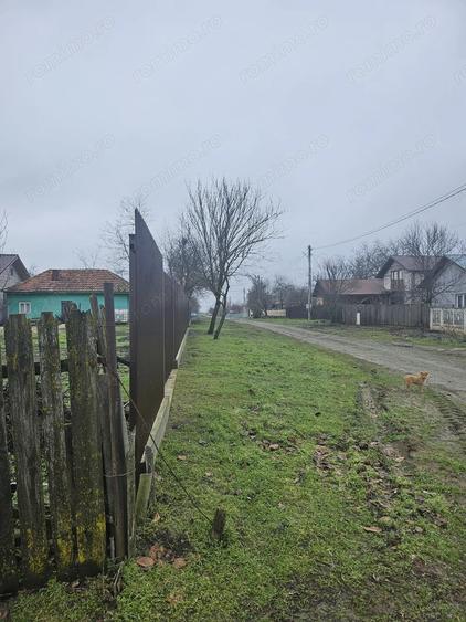 Casă cu Teren 1964 Mp în Vâlcelele