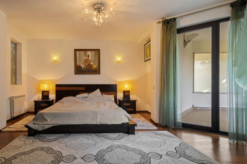 Duplex cu 5 camere cu Canalizare în Central