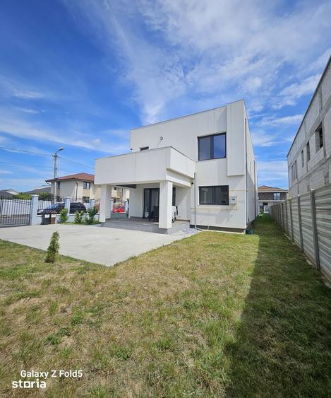 Casă cu 4 camere cu Teren 350 Mp în Central