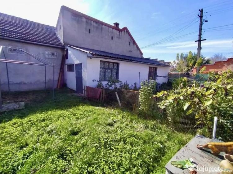 Casă cu 3 camere cu Teren 650 Mp în Central