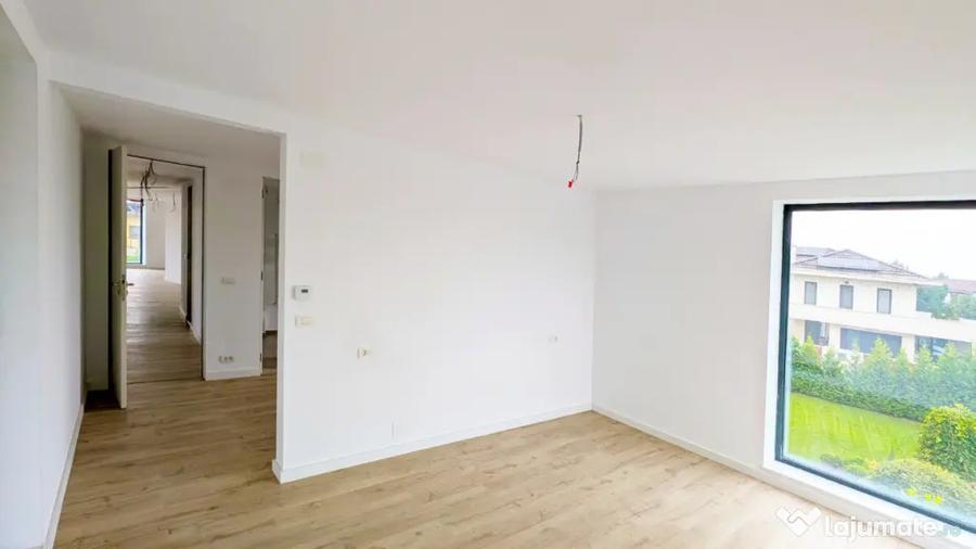 Apartament cu 4 camere decomandat în Vest