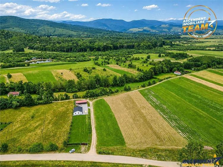 Teren de 1400 mp, în Lemnia