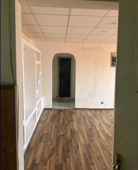 Apartament cu 3 camere semidecomandat, mobilat în Giurgiului