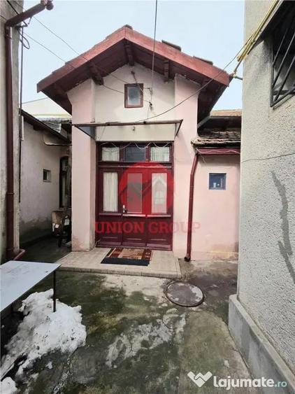 Casă cu 1 camere cu Canalizare în Central