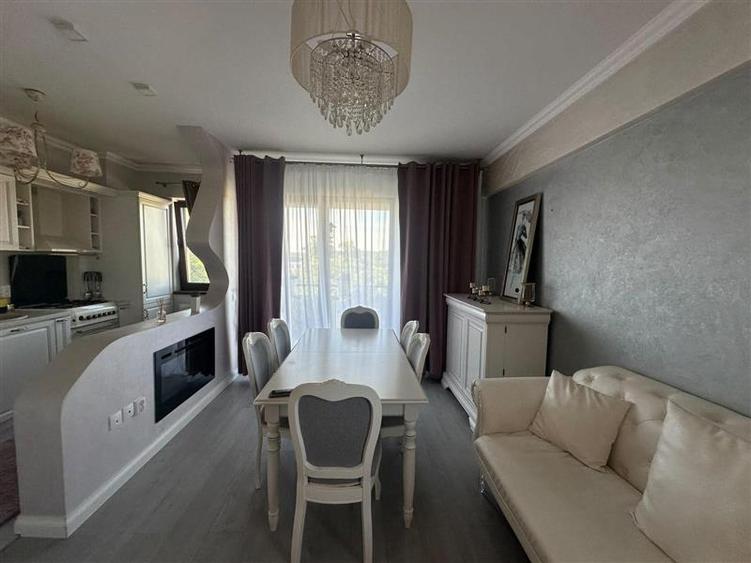 Apartament cu 3 camere decomandat, mobilat în Tătărași