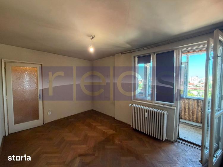 Apartament cu 3 camere decomandat în Tei