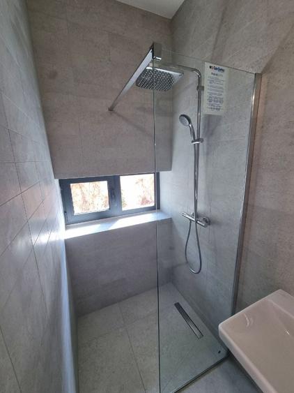 Duplex cu 5 camere cu Canalizare în Dumbrăvița