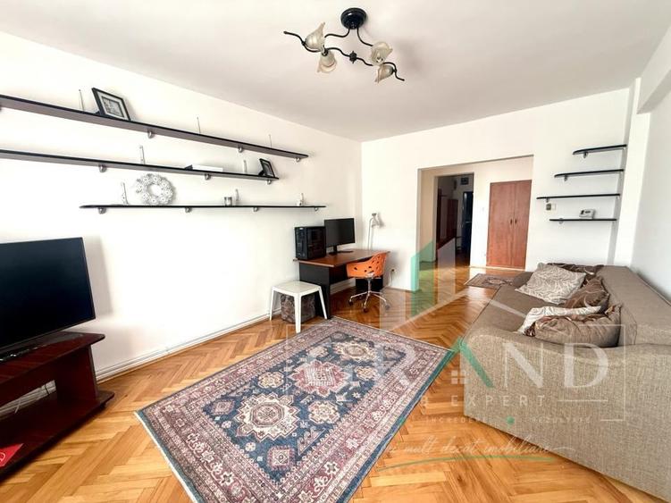 Apartament cu 4 camere decomandat, mobilat în Zorilor