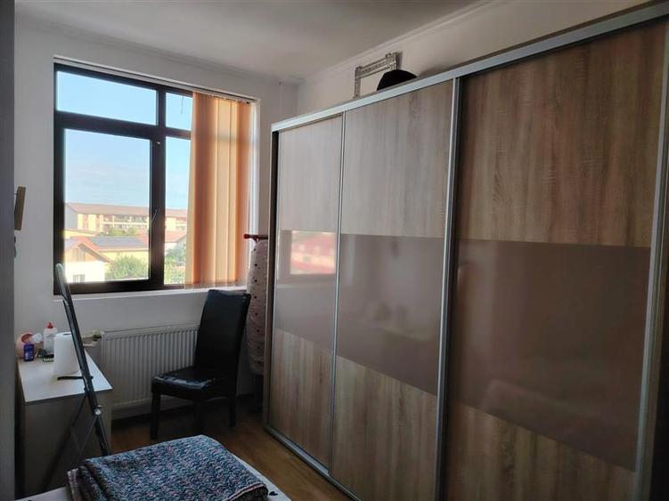 Apartament cu 3 camere decomandat, mobilat în Dobroești