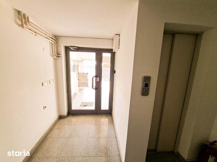 Spațiu comercial, de 533 mp, în Andronache