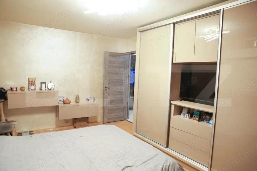 Apartament cu 3 camere semidecomandat în Central