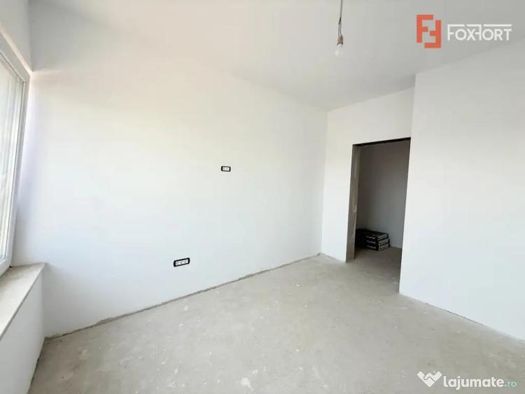 Apartament cu 4 camere în Torontalului