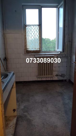 Apartament cu 3 camere semidecomandat în Drumul Taberei