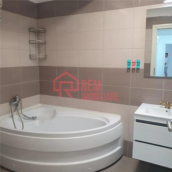 Apartament cu 3 camere decomandat în Fundeni