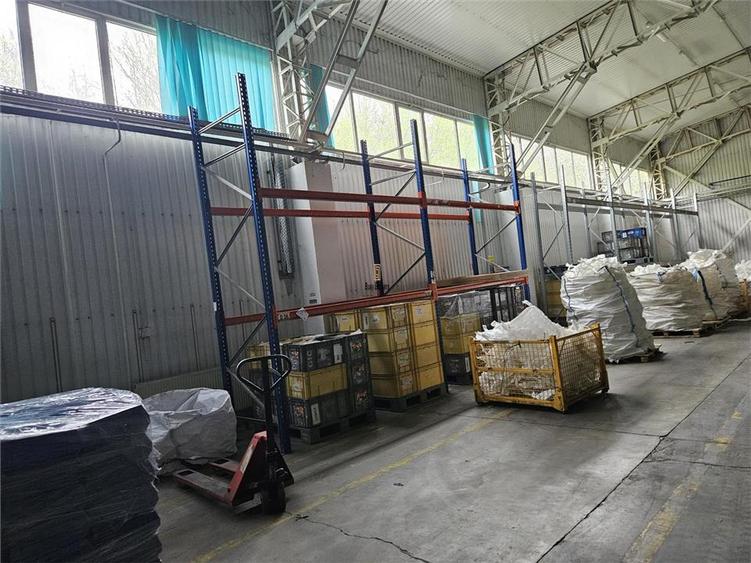Spațiu industrial, de 2,400 mp, în Periferie