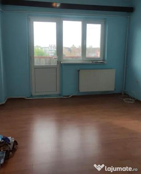 Apartament cu 4 camere decomandat în Gării
