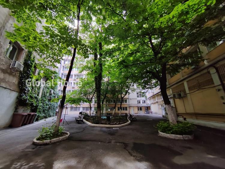 Apartament cu 2 camere semidecomandat, mobilat în P-ța Romană
