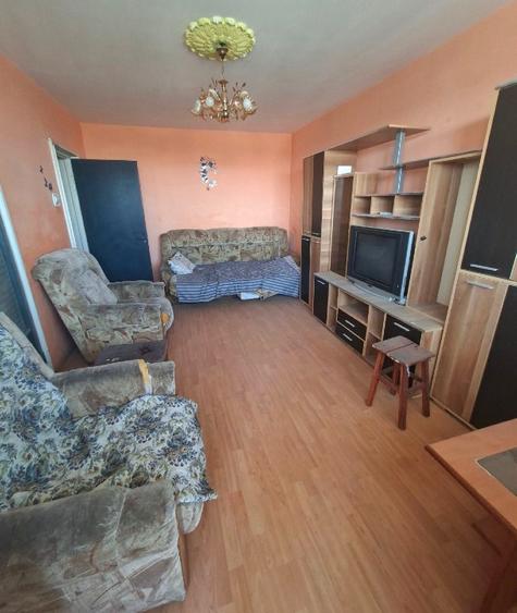 Apartament cu 3 camere decomandat în Drumul Taberei