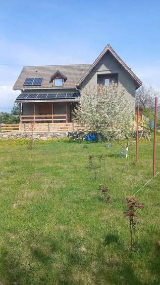 Casă cu Teren 2800 Mp în Aldeni