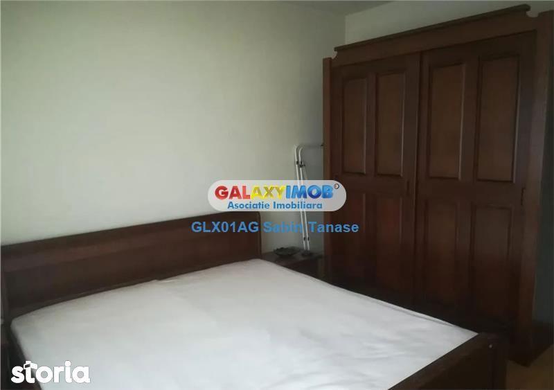 Apartament cu 3 camere decomandat, mobilat în Calea București