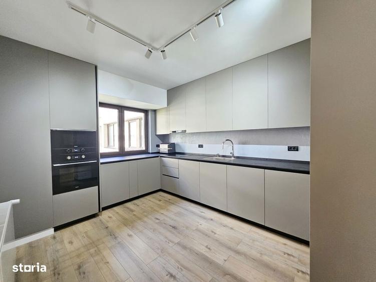 Apartament cu 4 camere în Sud