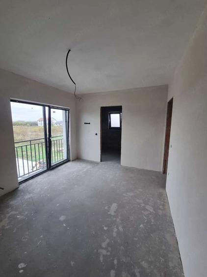 Casă cu Teren 400 Mp în Mărtinești