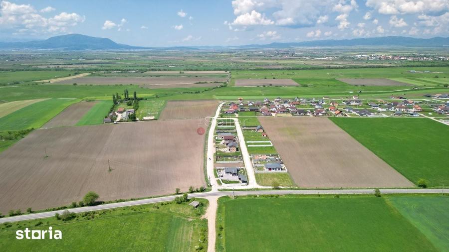 Teren de 31800 mp, în Sânpetru