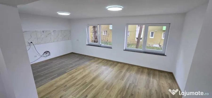 Apartament cu 4 Camere Semidecomandate - Parter Zona George Enescu - Suceava (Suceava) - 2
