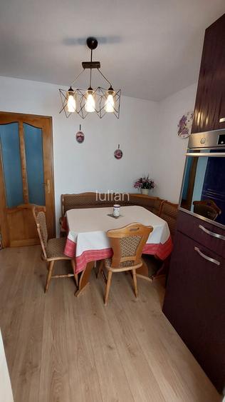 Inchiriez apartament 3 camere etaj 1