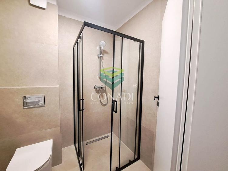 Apartament cu 3 camere semidecomandat, mobilat în Victoriei