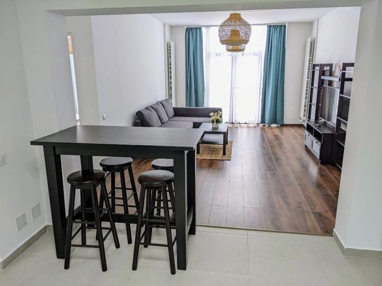Apartament cu 3 camere decomandat în Noua