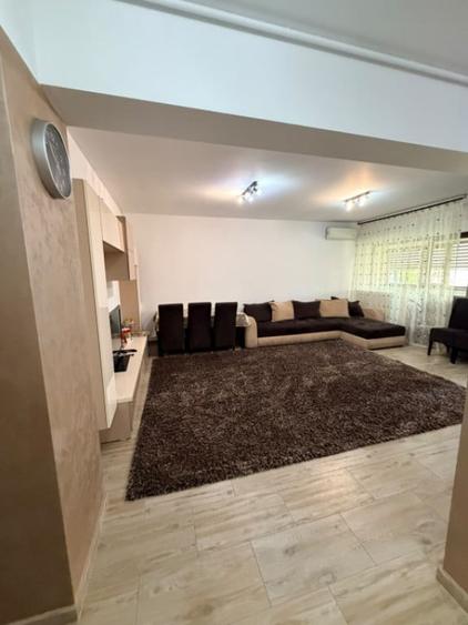 Apartament cu 2 camere decomandat în Km 5