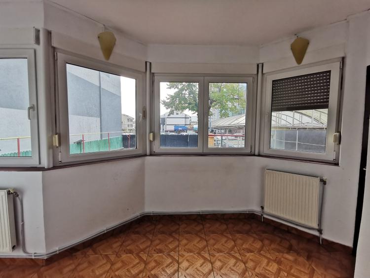 Casă individuală cu 5 camere cu Canalizare în Faleza Nord