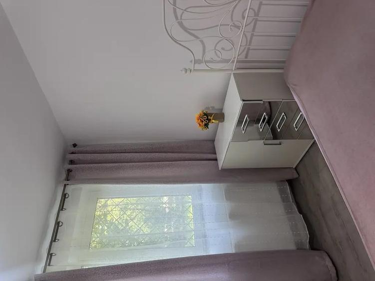 Apartament cu 4 camere decomandat în Titan