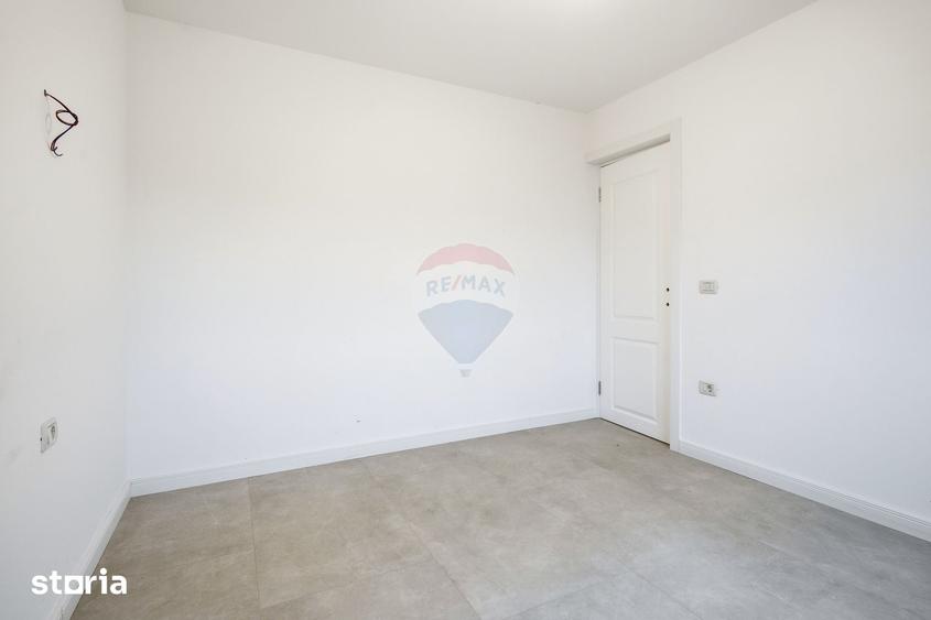 Casă cu 3 camere cu Teren 400 Mp în Tomești