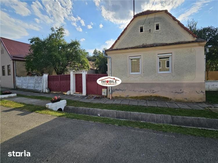 Casă cu 4 camere decomandat cu Teren 2000 Mp în Marpod