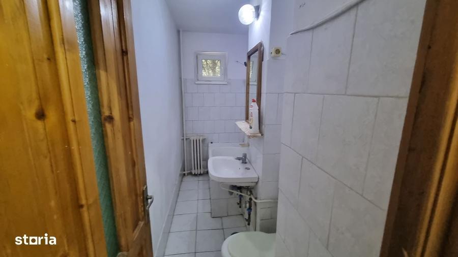 Apartament cu 2 camere nedecomandat în Nufărul