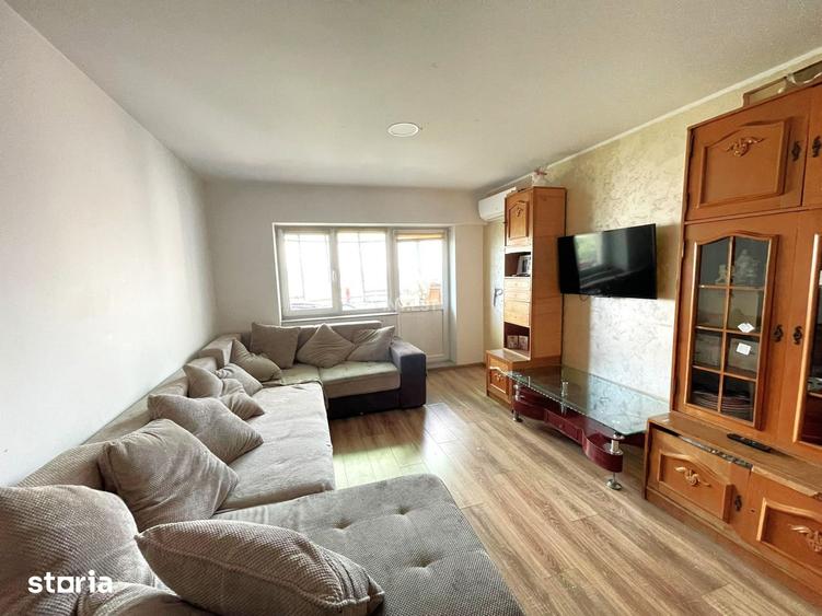 Apartament cu 4 camere decomandat în Nicolina