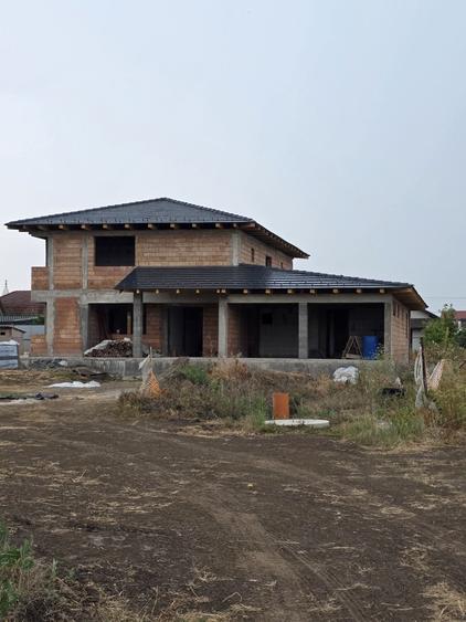 Casă cu 4 camere în Central