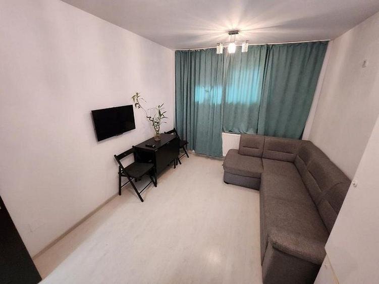 Apartament cu 2 camere decomandat, mobilat în Central