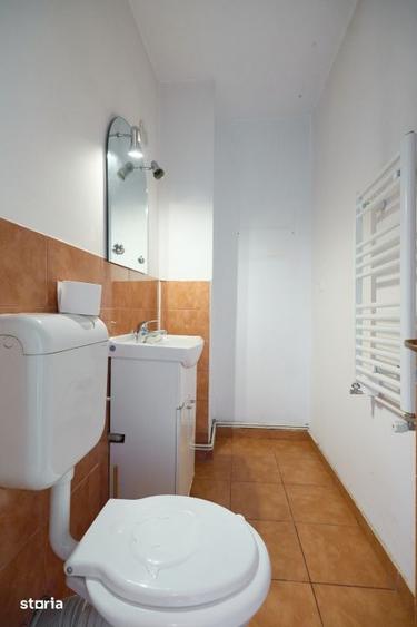 Apartament cu 4 camere semidecomandat în Craiovei