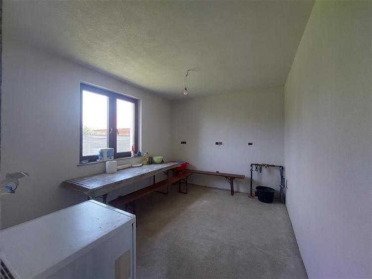 Casă individuală cu 3 camere cu Teren 300 Mp în Livada