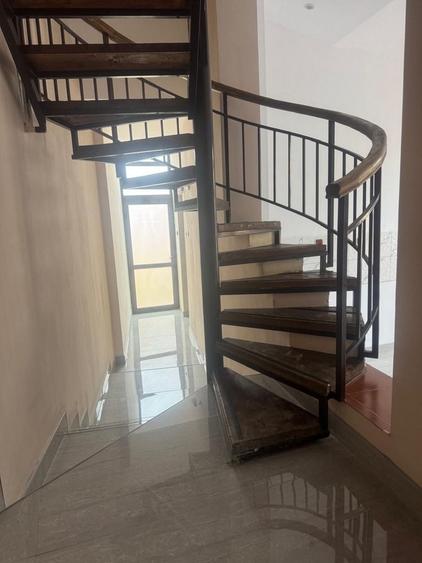 Casă cu 4 camere cu Teren 600 Mp în Central