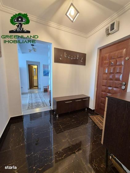 Apartament cu 3 camere decomandat în Podu Roș