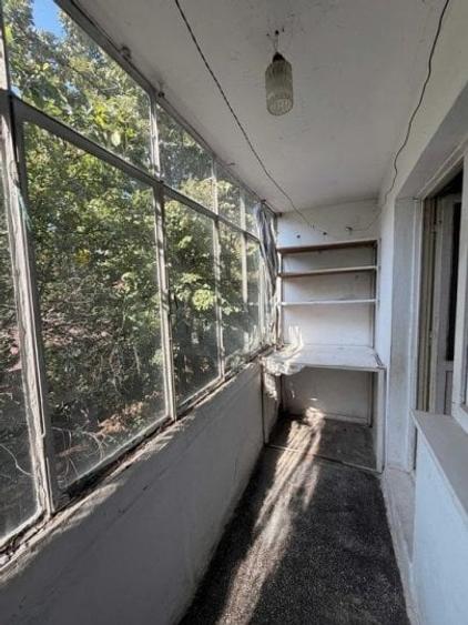 Apartament cu 3 camere semidecomandat în Gorjului