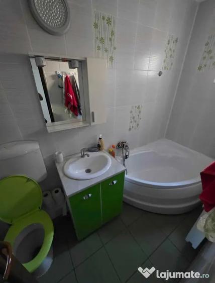Apartament cu 3 camere decomandat în Gării